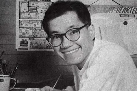 Akira Toriyama dibujando