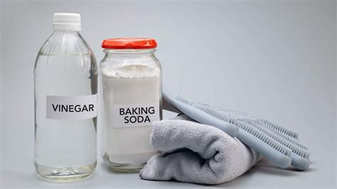 Botella de vinagre y bicarbonato de sodio