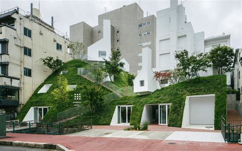 Vista exterior del hotel Shiroiya con la nueva construcción adosada