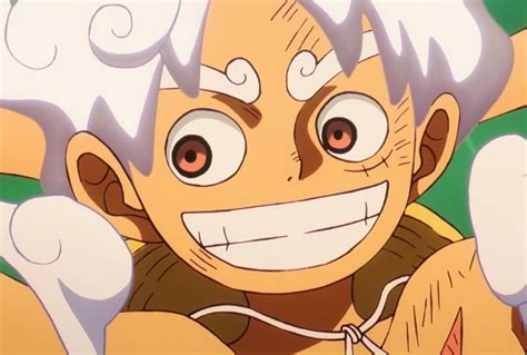 Luffy en Gear 5, con su cabello blanco y ojos rosados