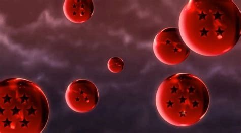 Esferas del Dragón Negras con estrellas rojas