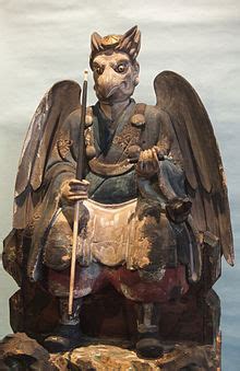 Estatua de Sojobo, el rey de los Tengu, en la estación de Kurama