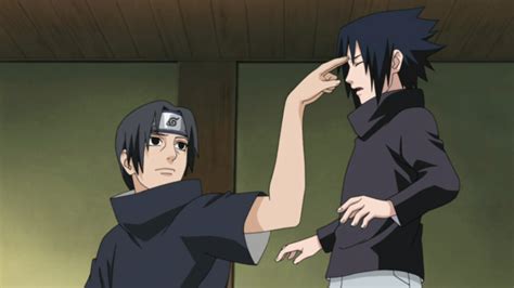 Itachi tocando la frente de Sasuke