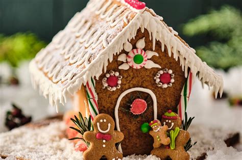 Casa de pan de jengibre con dulces