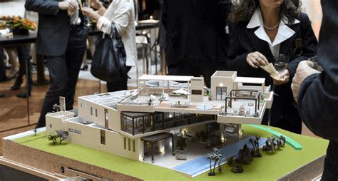 Composición de diferentes tipos de maquetas y figuras