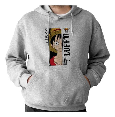 Ejemplo de sudadera oversize de One Piece con diseño de Luffy