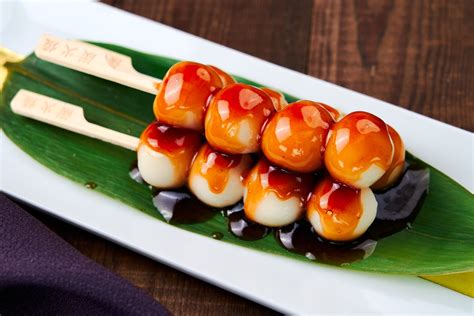 Plato de Mitarashi Dango