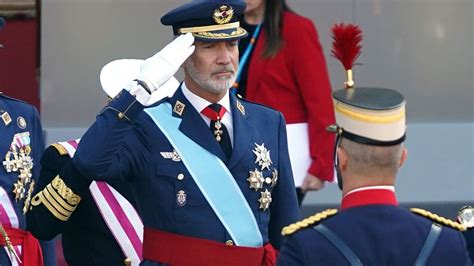 Piccolo con el uniforme del Ejército del Listón Rojo