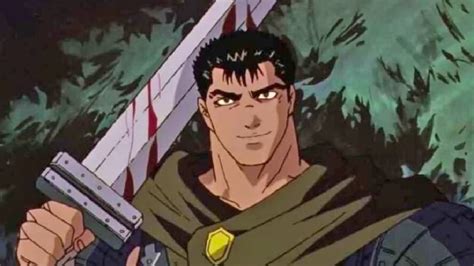 El protagonista Guts en una pose de batalla