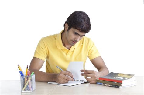 Ilustración de un joven enamorado escribiendo en un cuaderno