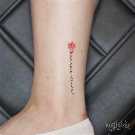 Drake y Hawkins buscando aliados con tatuajes en los tobillos