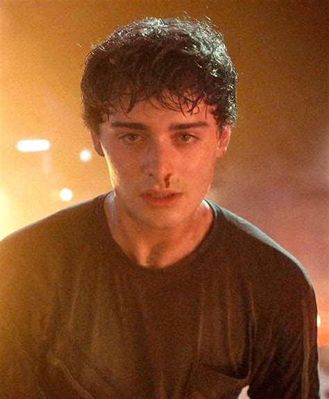 Elizabeth usando sus poderes de diosa