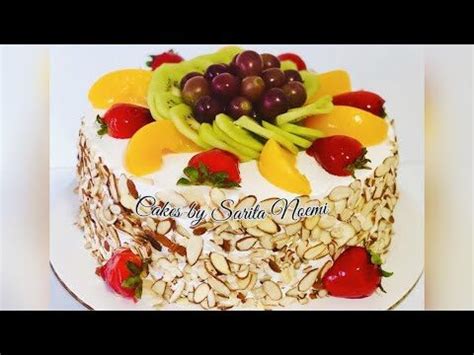 Pastel decorado con frutas