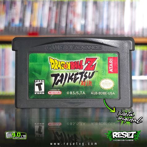 Trunks y Cell luchando en el aire