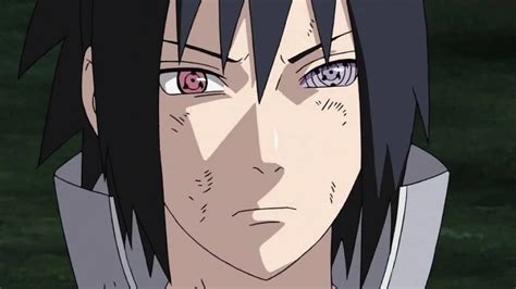 Sasuke Uchiha con expresión melancólica
