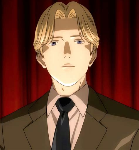 Johan Liebert revisando documentos en la biblioteca de Konoha