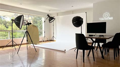 Estudio fotográfico antiguo con equipo de época