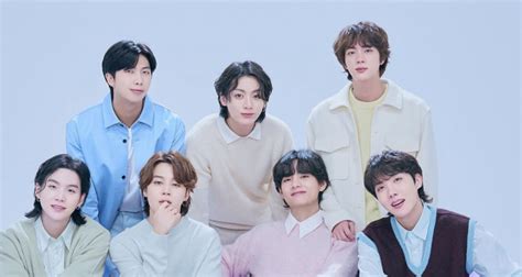 Ilustración de los miembros de BTS como animales antropomorfos del webtoon Hip Hop Monsters