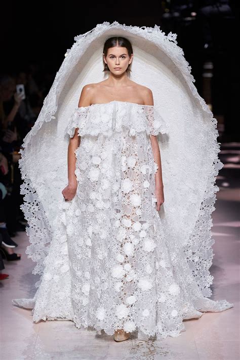 Detalles intrincados de vestidos de novia de alta costura