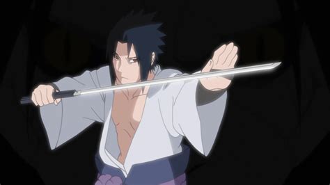 Sasuke usando su espada Kusanagi
