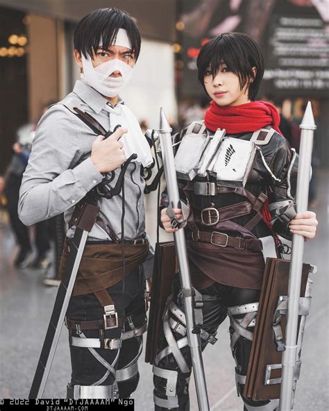 Mikasa Ackerman cosplay vestido de novia