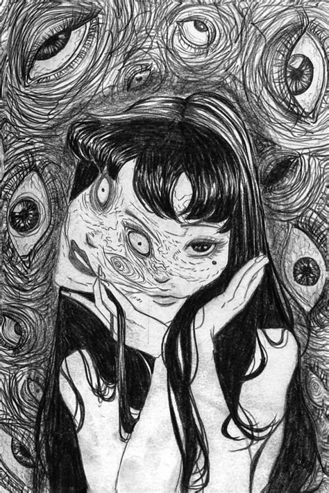 Junji Ito dibujando