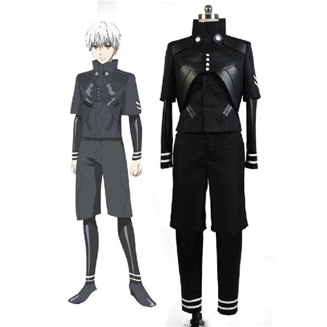 Kaneki con su traje negro y máscara de Ghoul