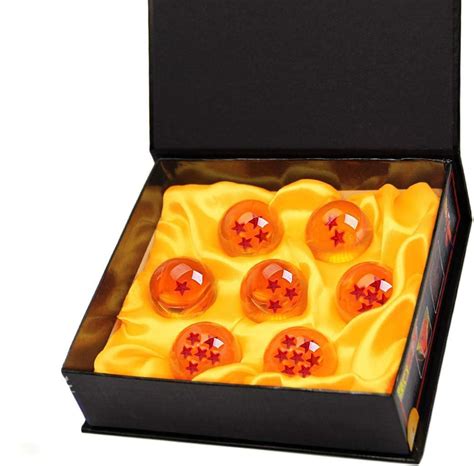 Réplica de la caja metálica del Radar del Dragón con las 7 Bolas de Dragón dentro