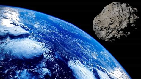 Meteorito descendiendo sobre Green Bit