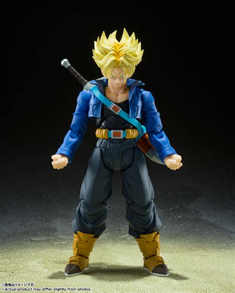 Figura S.H. Figuarts Trunks Xenoverse Edition en su empaque.