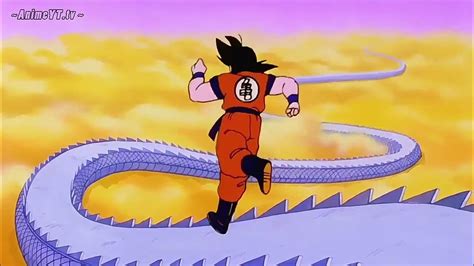 Son Goku corriendo por el camino de la serpiente