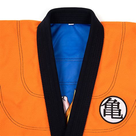 Detalle del pintado del kimono de Goku