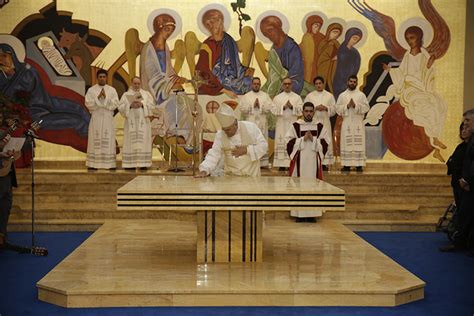 El altar de la Mano de Dios durante el Eclipse