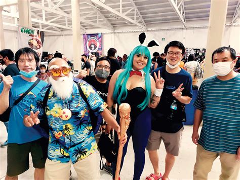 Neil Kaplan en una convención de anime