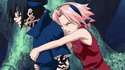 Sasuke llevando a Sakura en brazos