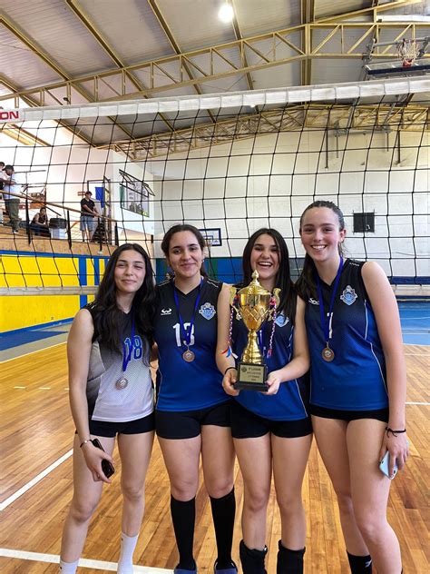Estudiantes de voleibol