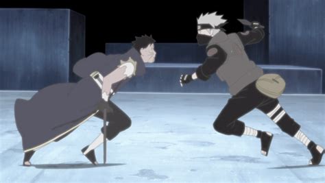 Naruto y Kakashi luchando contra Obito