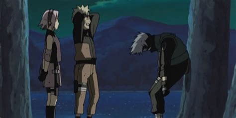 Kakashi y Sakura observando las nubes