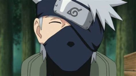 Kakashi Hatake con su máscara y protector de frente