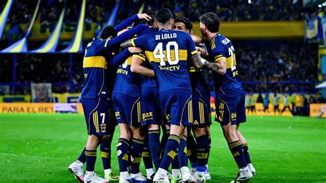 Jugadores de Boca Juniors celebrando un gol