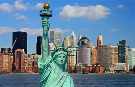 Vista panorámica de Nueva York con la Estatua de la Libertad