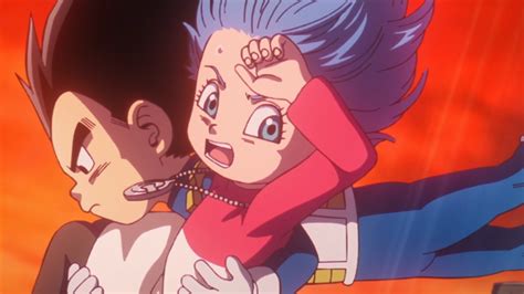 Vegeta siendo amenazado por Bulma en Dragon Ball Daima