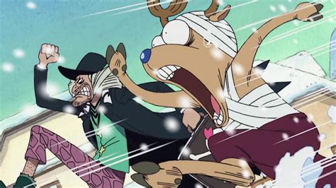 Escena emotiva de Hiriluk protegiendo a Chopper ante Wapol.