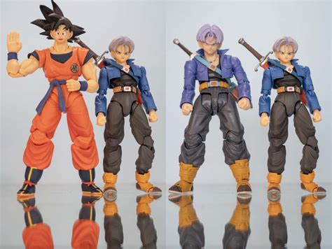 Comparación lado a lado de las figuras S.H. Figuarts Trunks de Dragon Ball Z y Dragon Ball GT