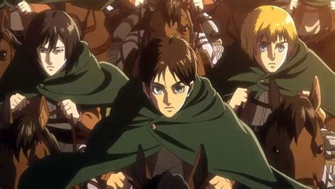 El Cuerpo de Exploración enfrentándose a un Titán en Shingeki no Kyojin