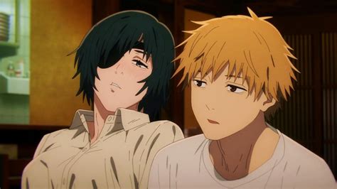 Ilustración del beso entre Himeno y Denji con la reacción de Denji