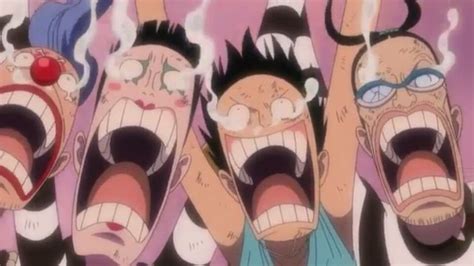 Buggy, Luffy y otros prisioneros escapando de Impel Down