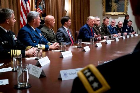 Reunión de los altos mandos del Ejército de Liberación de Súper Poderes