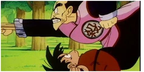 Goku luchando contra Mercenary Tao
