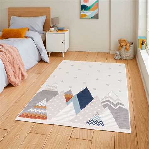 Alfombra infantil de IKEA con diseño de tucán